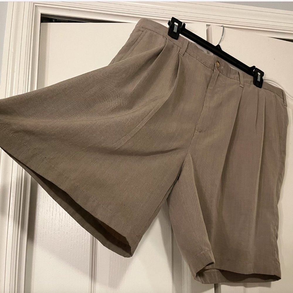 Vintage Geoffrey Beene Men’s Pleated Dress Shorts | Size 38 | Taupe Textured